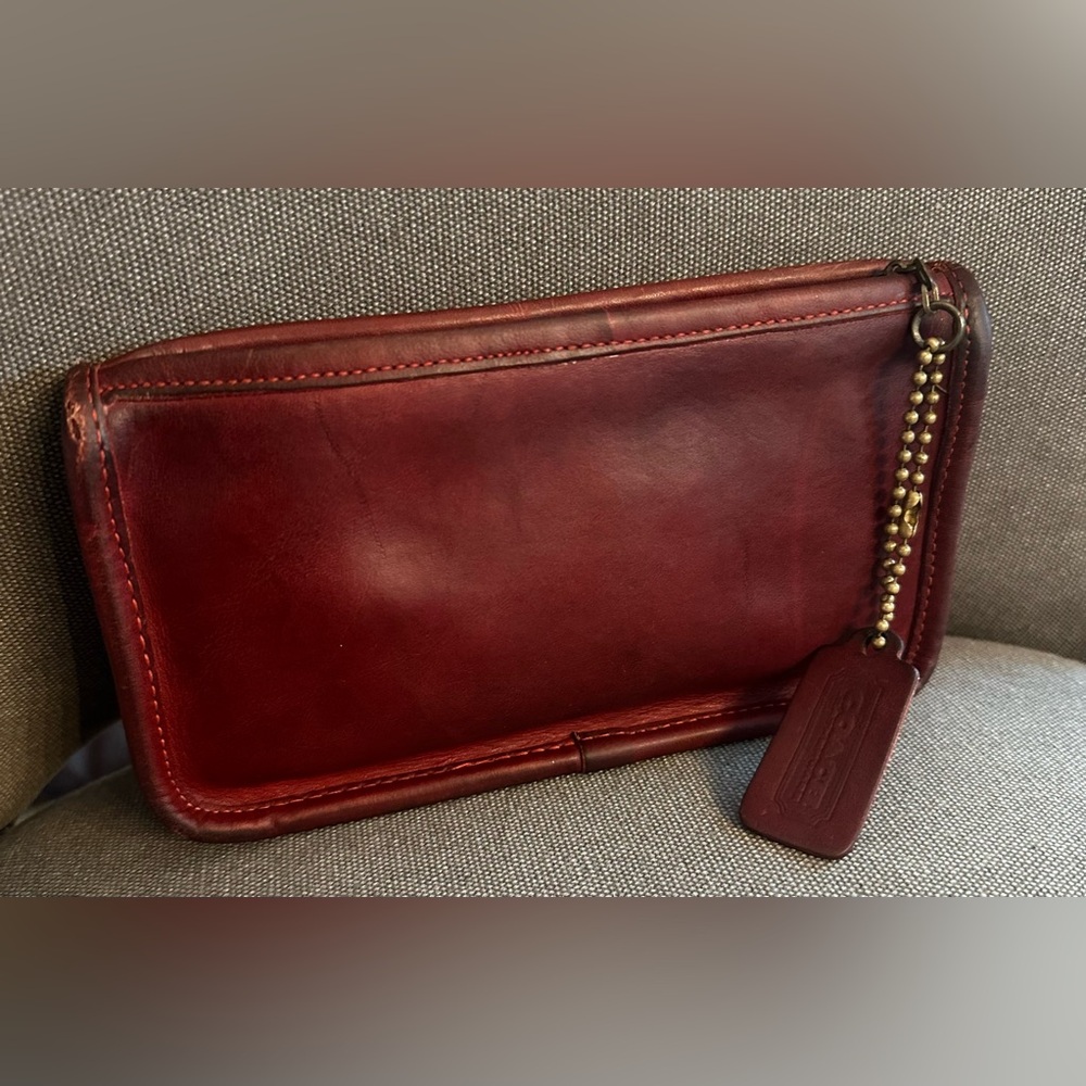 Vintage coach chunky case red